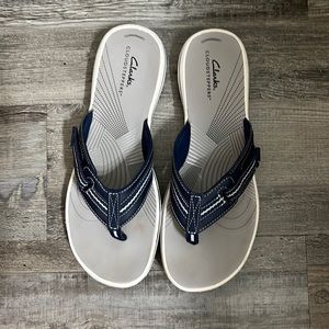 Clarks cloudsteppers flip flop